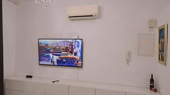 98 LIM - Stay W Apartment