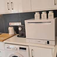 98 LIM - Stay W Apartment