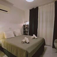 98 LIM - Stay W Apartment