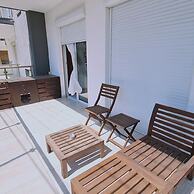 98 LIM - Stay W Apartment