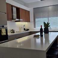 97 LIM - Stay Vital Elegance Apartment