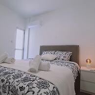 97 LIM - Stay Vital Elegance Apartment