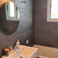 58 LIM - Stay Mystique Apartment