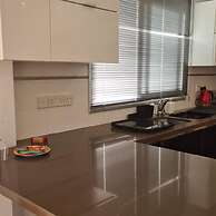 58 LIM - Stay Mystique Apartment