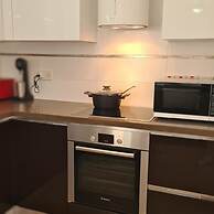 58 LIM - Stay Mystique Apartment