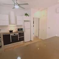 58 LIM - Stay Mystique Apartment