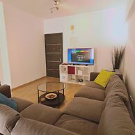 58 LIM - Stay Mystique Apartment