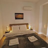 58 LIM - Stay Mystique Apartment