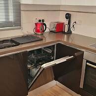 58 LIM - Stay Mystique Apartment