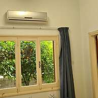 75 NIC - Stay Mythos Down Town House