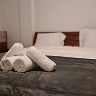 75 NIC - Stay Mythos Down Town House