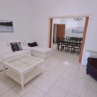 75 NIC - Stay Mythos Down Town House