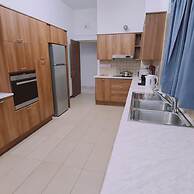 75 NIC - Stay Mythos Down Town House