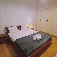 75 NIC - Stay Mythos Down Town House