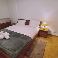 75 NIC - Stay Mythos Down Town House