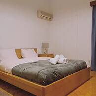 75 NIC - Stay Mythos Down Town House