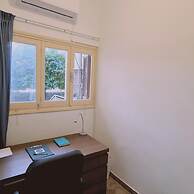 75 NIC - Stay Mythos Down Town House