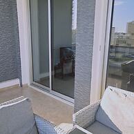 118 LCA - Stay White Petals Apartment