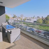 118 LCA - Stay White Petals Apartment