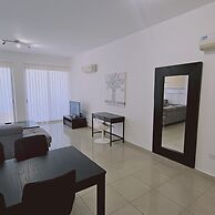 118 LCA - Stay White Petals Apartment