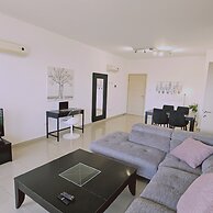 118 LCA - Stay White Petals Apartment