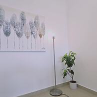 118 LCA - Stay White Petals Apartment