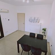 118 LCA - Stay White Petals Apartment