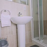 118 LCA - Stay White Petals Apartment