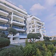 118 LCA - Stay White Petals Apartment