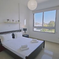 118 LCA - Stay White Petals Apartment