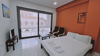 109 LIM 3 - Stay Terra Cota Studio