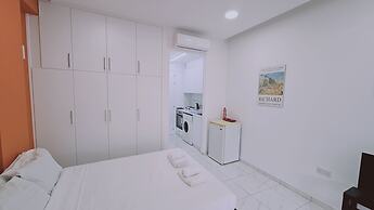 109 LIM 3 - Stay Terra Cota Studio