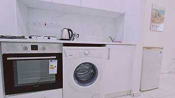 109 LIM 3 - Stay Terra Cota Studio