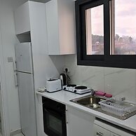 109 LIM 2 - Stay Cypress Studio