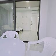 109 LIM 2 - Stay Cypress Studio