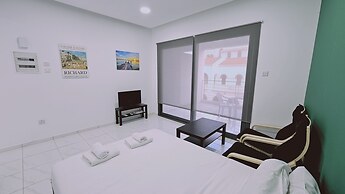 109 LIM 2 - Stay Cypress Studio