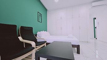 109 LIM 2 - Stay Cypress Studio