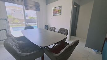 131 VOR - Stay M L Villa