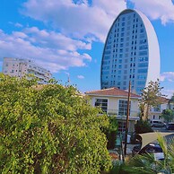 29 LIM - Downtown Retreat