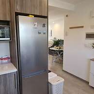 29 LIM - Downtown Retreat