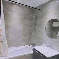 29 LIM - Downtown Retreat