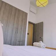 29 LIM - Downtown Retreat