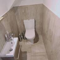 29 LIM - Downtown Retreat