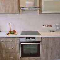 29 LIM - Downtown Retreat