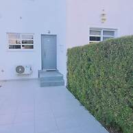 29 LIM - Downtown Retreat