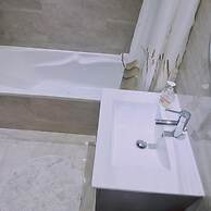 29 LIM - Downtown Retreat