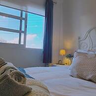 29 LIM - Downtown Retreat