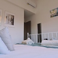 29 LIM - Downtown Retreat