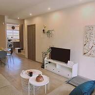 29 LIM - Downtown Retreat