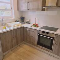 29 LIM - Downtown Retreat